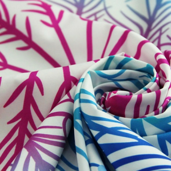 Ombre Feather Print Beach Blanket - Picture 2 of 3